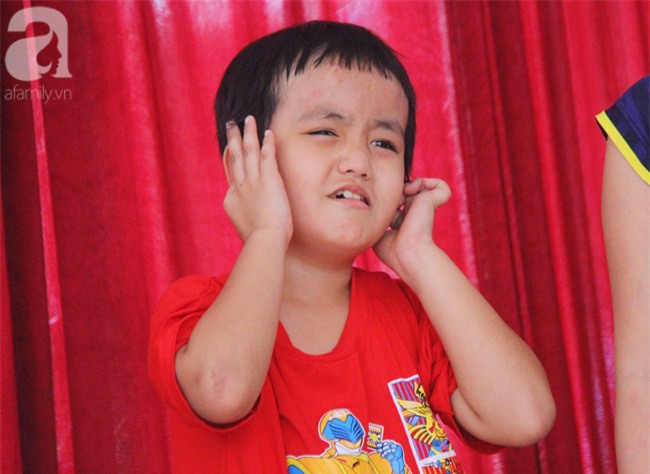 Hai bé trai 3 và 5 tuổi lang thang tìm bố mẹ lúc nửa đêm ở Gò Vấp giờ ra sao? - Ảnh 7.