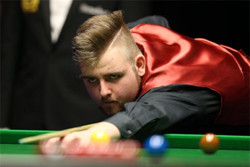 Bi-a: 15 tuổi "trốn học" hạ gục VĐV chuyên nghiệp - 1