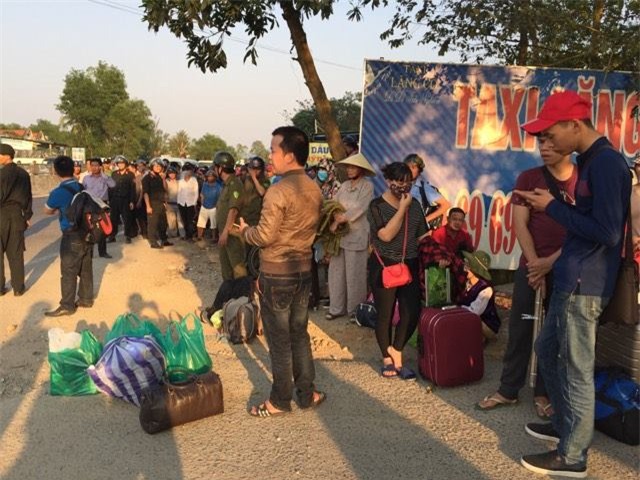 Tàu hỏa, tàu hỏa đâm xe tải, xe tải, tàu đâm xe tải ở Huế, tai nạn giao thông