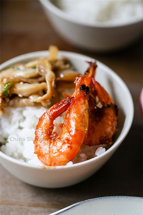 vet sach noi com voi tom sot chua ngot hinh anh 12