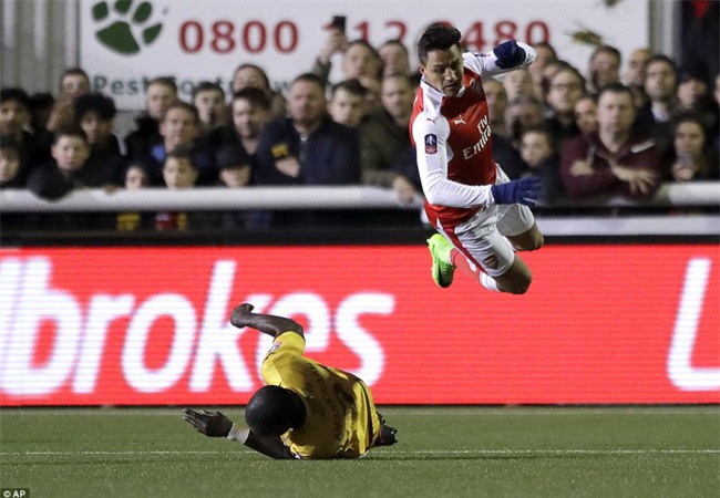 Vượt qua đội bóng nghiệp dư, Arsenal thẳng tiến vào tứ kết FA Cup - Ảnh 18.