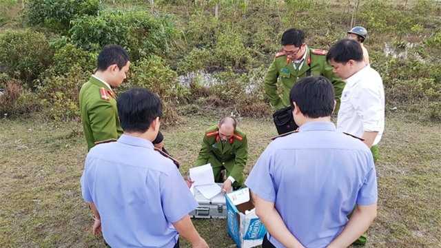 Công an tỉnh Thừa Thiên Huế đang làm việc tại hiện trường
