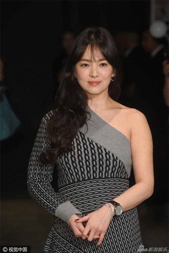 song hye kyo khien fan phat sot vi hiem hoi mac ho - 2