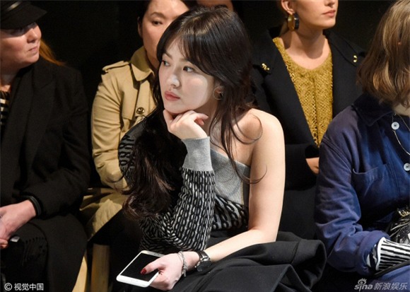 song hye kyo khien fan phat sot vi hiem hoi mac ho - 7