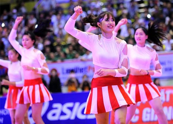 “dung hinh” truoc hotgirl bong chuyen 15 tuoi dang thu huyen hinh anh 4