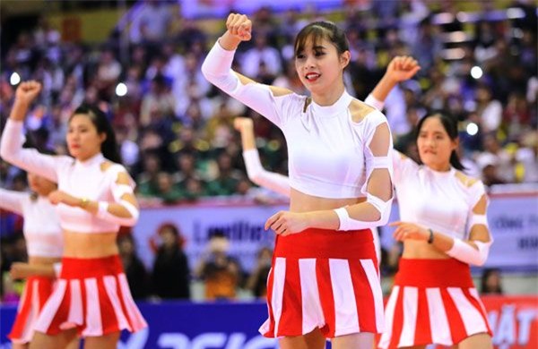 “dung hinh” truoc hotgirl bong chuyen 15 tuoi dang thu huyen hinh anh 6