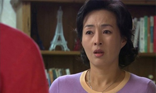 ngay den dam ngo, me chong tuong lai hot hoang roi mam le khi thay mat thong gia - 2