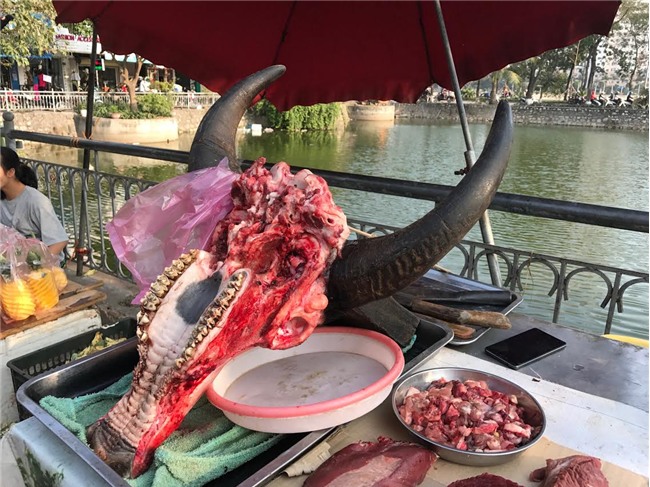 quảng cáo bá đạo, quảng cáo, bán thịt trâu tươi, Hà Nội