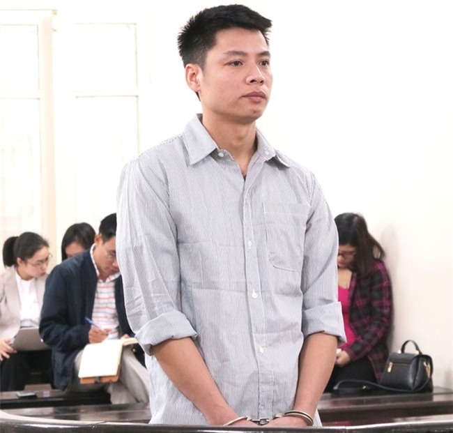 Thay giao dien trai di cuop giat khong duoc giam an hinh anh 1