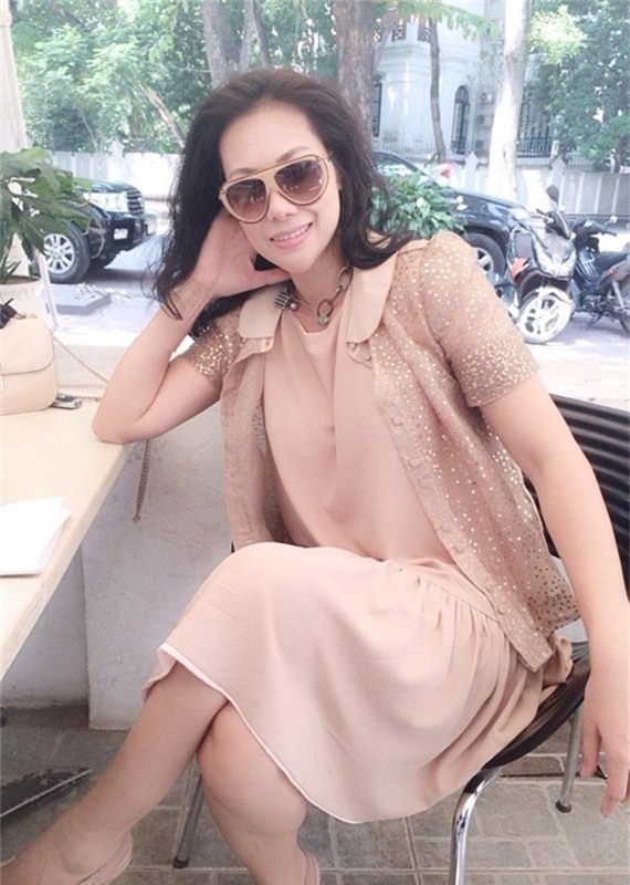 Vợ nam ca sĩ là họa sĩ tên Giang Phạm, hơn anh 2 tuổi