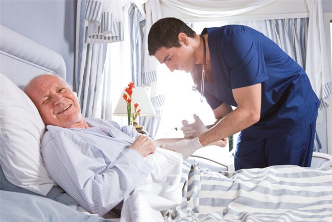 Đưa bố mẹ già vào viện dưỡng lão chính là thương bố mẹ! - Ảnh 2.