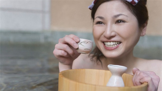 Nhờ cách dưỡng da bá đạo này mà phụ nữ Nhật không bao giờ có mụn - Ảnh 1.