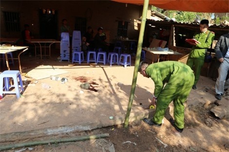 Lực lượng Kỹ thuật hình sự - Công an tỉnh Lạng Sơn tổ chức khám nghiệm hiện trường một vụ trọng án.