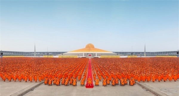 Con duong quyen luc cua nha su bi 4.000 canh sat vay bat hinh anh 10