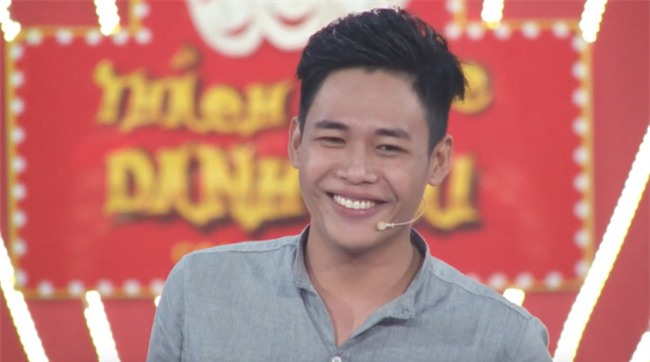 Hot boy trà sữa của Thách thức danh hài không chỉ đẹp trai, mà còn hát hay và... thích gãi! - Ảnh 2.