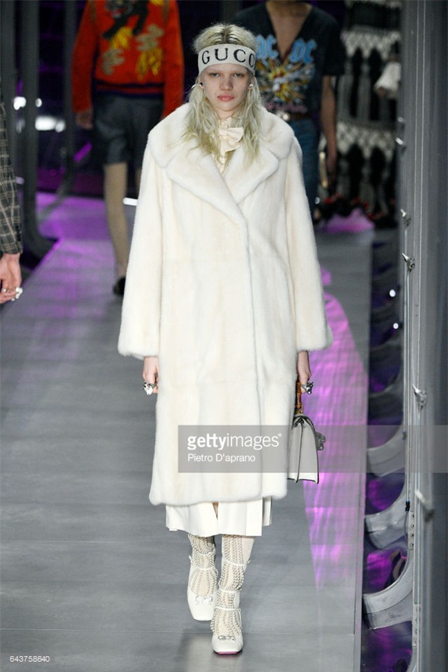 HOT: Hồ Ngọc Hà diện set đồ hàng trăm triệu, dự show Gucci đang khiến dân tình điên đảo vì quá đỉnh - Ảnh 21.