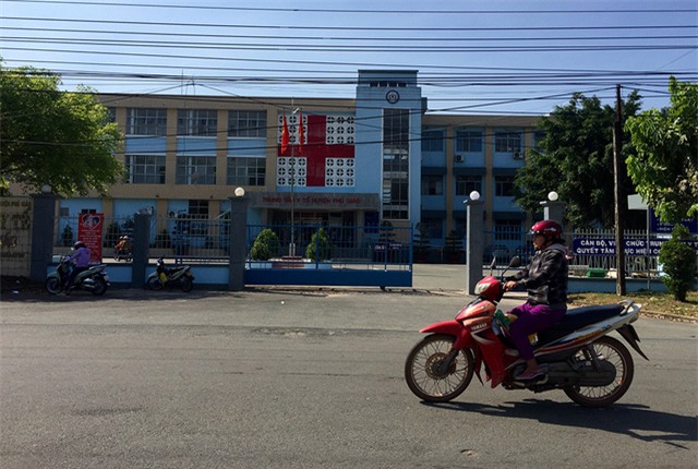 Trung tâm Y tế huyện Phú Giáo, tỉnh Bình Dương, nơi cháu Chinh bị chuyển viện trong lúc đang co giật.