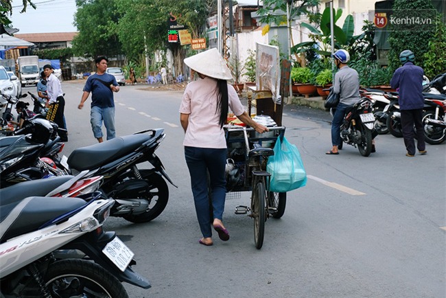 Từ tấm biển 10 năm của chị bán hàng rong Sài Gòn đến trào lưu Vịt lộn vịt dữa cút lộn làm mưa làm gió - Ảnh 11.