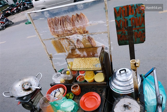 Từ tấm biển 10 năm của chị bán hàng rong Sài Gòn đến trào lưu Vịt lộn vịt dữa cút lộn làm mưa làm gió - Ảnh 9.