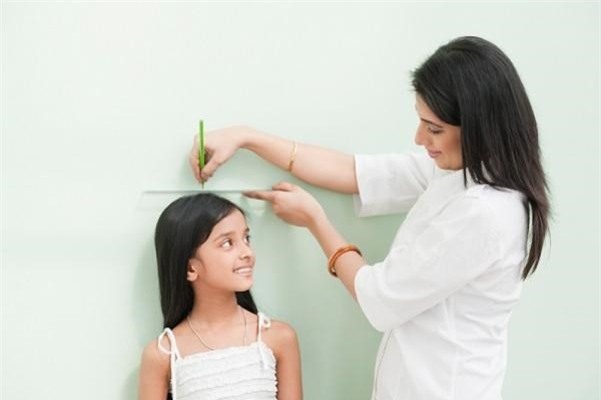 Đang là giai đoạn duy nhất trong năm để con tăng vọt chiều cao, cho con ăn ngay những thực phẩm này - Ảnh 1.