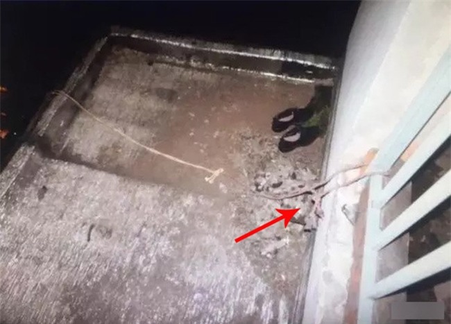 Liều lĩnh đu dây trên tầng 29 để tặng nhẫn kim cương cho cô bạn học cũ, người đàn ông U50 chết thảm - Ảnh 2.