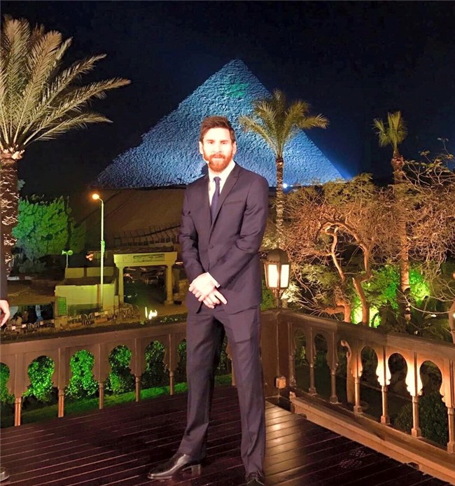 Messi duoc tiep don nhu ong hoang tai Ai Cap hinh anh 3