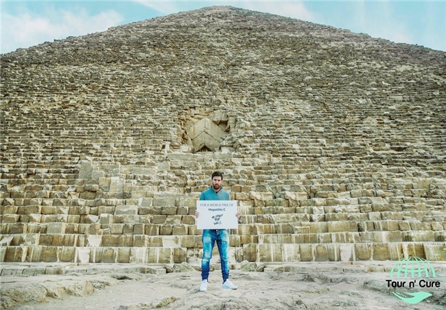 Messi duoc tiep don nhu ong hoang tai Ai Cap hinh anh 5