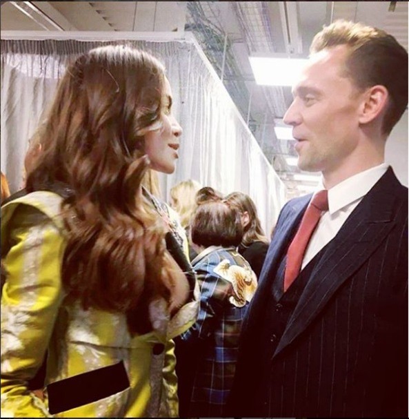 bi che khoe nguc silicon long leo, ho ngoc ha len tieng dap tra du luan - 10