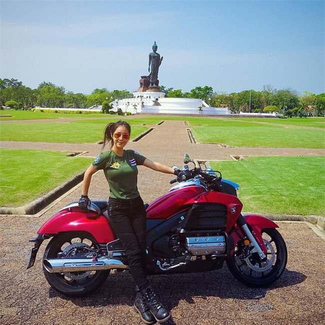 Lộ diện cô gái Việt trong clip điều khiển xe phân khối lớn gây sốt mạng xã hội - Ảnh 4.