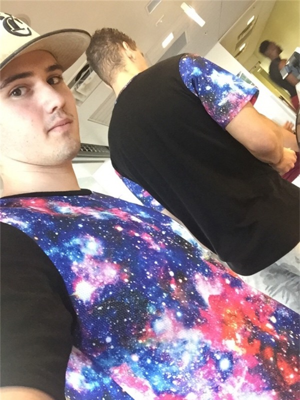 Cặp đôi hoàn hảo lâu ngày thất lạc nay đã tìm được nhau rồi. Cặp đôi ở đây chính là cặp áo nhé.