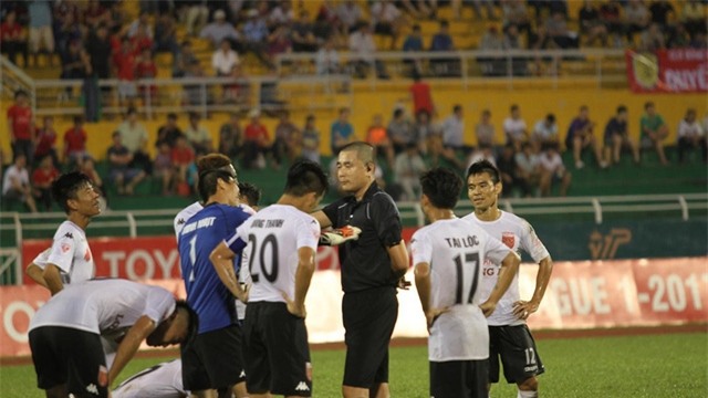 Ông Nguyễn Minh Ngọc gần như bất độn sau sự cố ở sân Thống Nhất