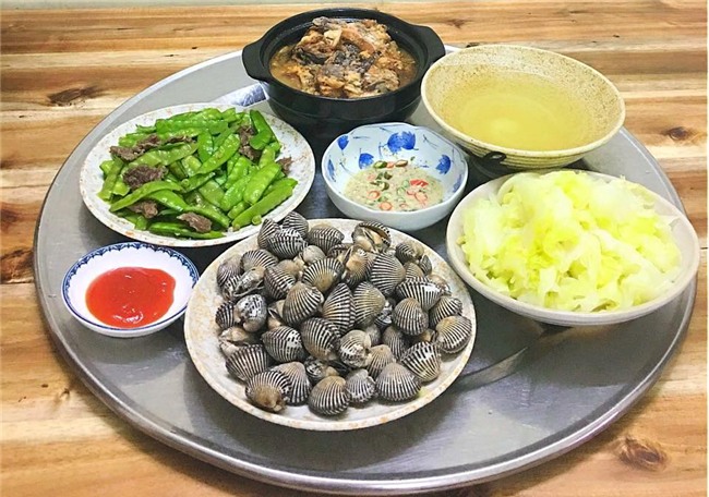 ghen ti voi nhung mam com hap dan cua me viet xinh dep nau tang chong con - 12