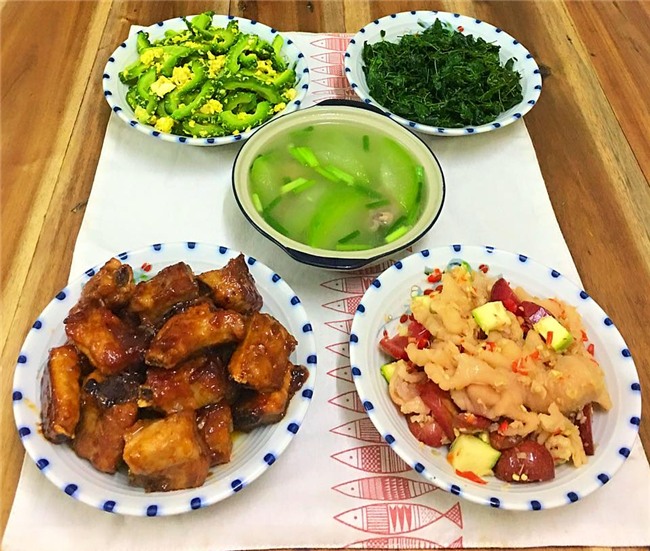 ghen ti voi nhung mam com hap dan cua me viet xinh dep nau tang chong con - 16