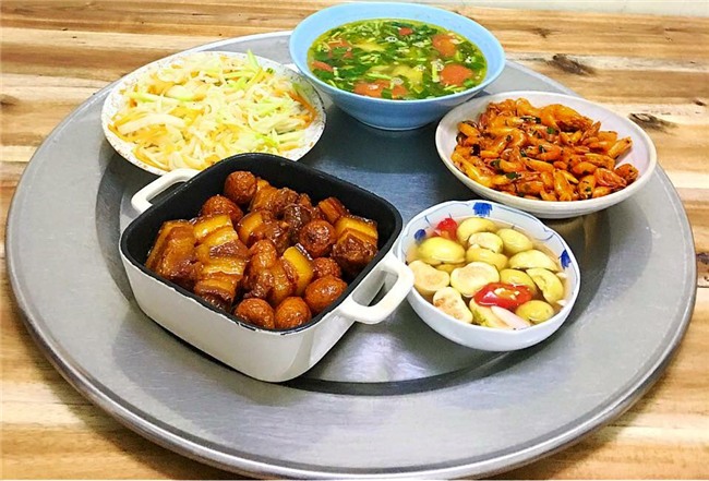 ghen ti voi nhung mam com hap dan cua me viet xinh dep nau tang chong con - 18