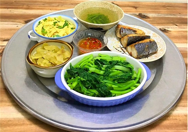 ghen ti voi nhung mam com hap dan cua me viet xinh dep nau tang chong con - 6