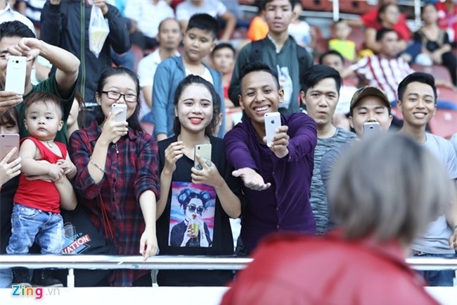 Son Tung M-TP dung loat hit khuay dong san co hinh anh 6