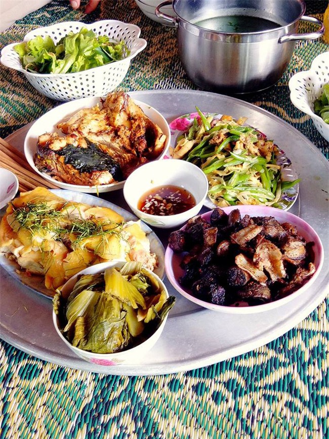 Mắt tròn mắt dẹt nhìn cánh mày râu trổ tài bếp núc ngon lành không thua kém chị em - Ảnh 7.