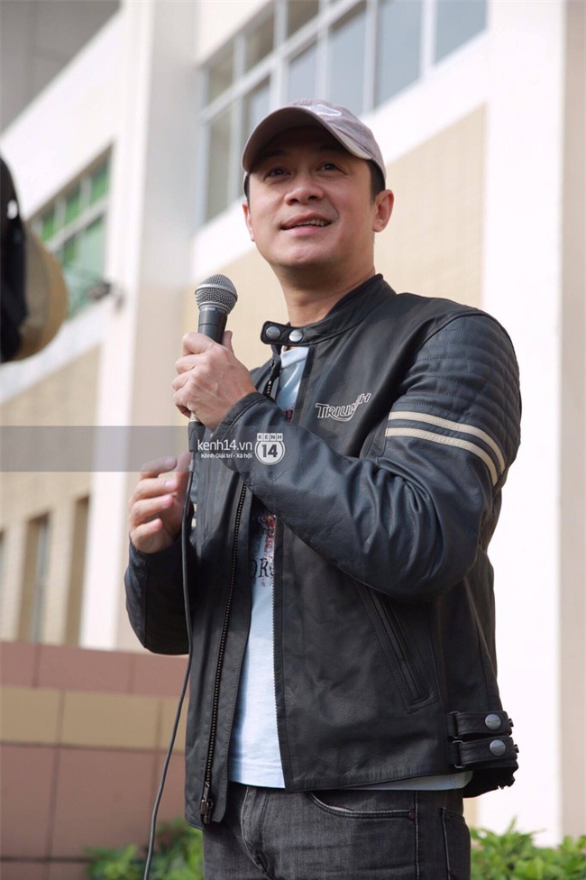 Một lần nữa, MC Anh Tuấn lại chạy chiếc xe của Trần Lập, mời anh về cùng anh em trong liveshow ý nghĩa - Ảnh 1.