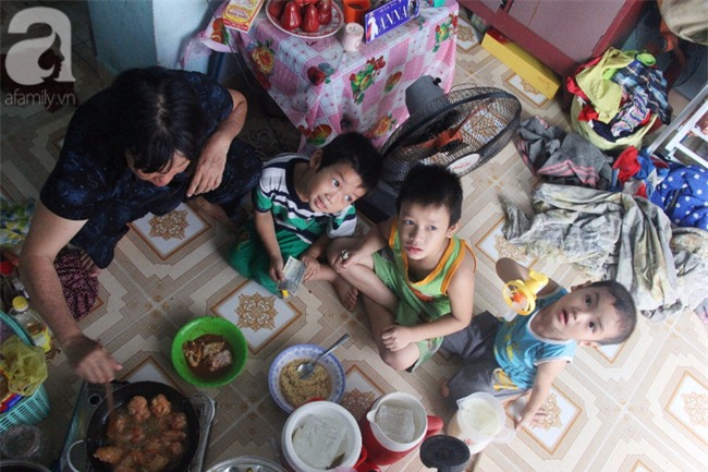 Người mẹ bán vé số vừa thất lạc đứa con út 3 tuổi ở Sài Gòn có tới 11 đứa con - Ảnh 1.