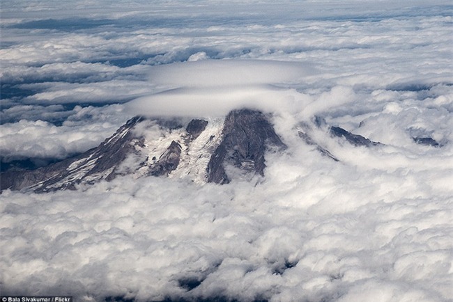 Ngây ngất với những chiếc đĩa bay được tạo thành từ mây - Ảnh 10.