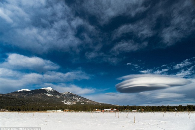 Ngây ngất với những chiếc đĩa bay được tạo thành từ mây - Ảnh 15.