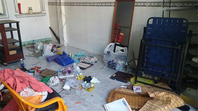 Lại một căn phòng trọ bẩn kinh hoàng đến khó tin, khiến người ta hốt hoảng - Ảnh 4.