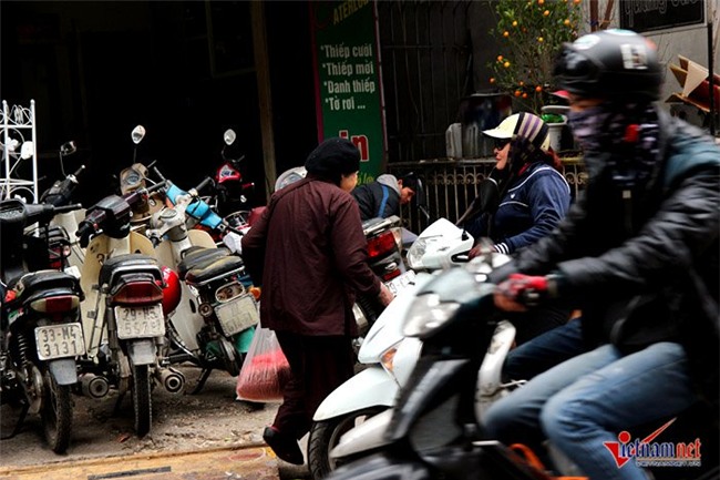 vỉa hè, vỉa hè Hà Nội, giành lại vỉa hè, lấn chiếm vỉa hè, quận 1