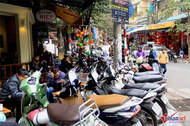 vỉa hè, vỉa hè Hà Nội, giành lại vỉa hè, lấn chiếm vỉa hè, quận 1