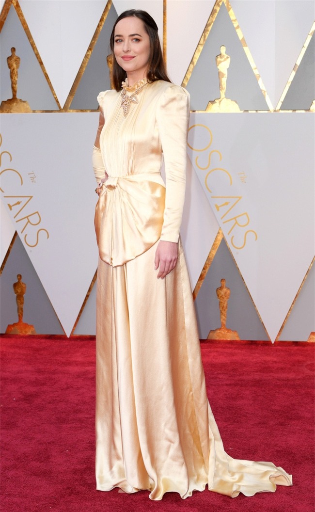 Thảm đỏ Oscar 2017: Dàn minh tinh đọ sắc lộng lẫy, Thành Long ôm thú bông đến sự kiện - Ảnh 4.