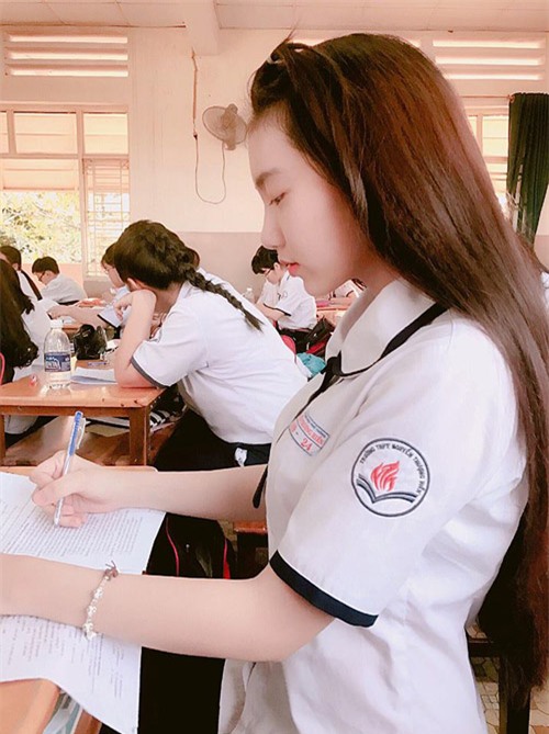 hồ ngọc ý nhi, cô gái xinh đẹp, trường thpt nguyễn thượng hiền