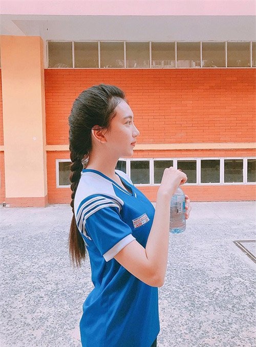 hồ ngọc ý nhi, cô gái xinh đẹp, trường thpt nguyễn thượng hiền