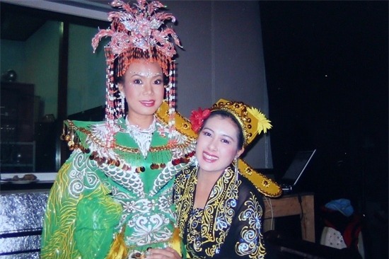 Hiện tại, khi đã trở thành một ngôi sao hàng đầu với cát-xê cao nhất nhì trong số những danh hài nữ nhưng cô vẫn có cuộc sống giản dị. - Tin sao Viet - Tin tuc sao Viet - Scandal sao Viet - Tin tuc cua Sao - Tin cua Sao