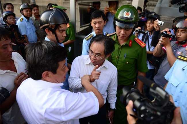 Ông Đoàn Ngọc Hải quyết dẹp vỉa hè, người dân thẳng thắn: Sợ chứ! - Ảnh 1.