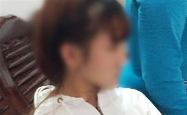 Rủ nữ sinh đến nhà hỏi 